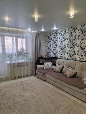 Продам двухкомнатную (2-комн.) квартиру, С.Жилина ул, 5, Медведево пгт