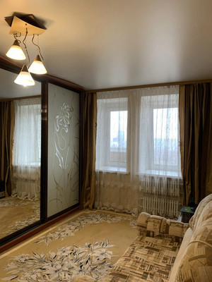 Продам двухкомнатную (2-комн.) квартиру, Хользунова ул, 60б, Воронеж г