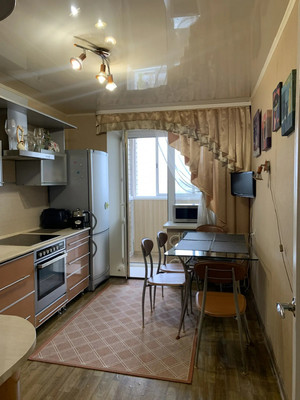 Продам двухкомнатную (2-комн.) квартиру, Хользунова ул, 60б, Воронеж г