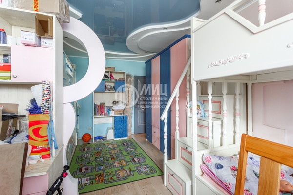 Продам трехкомнатную (3-комн.) квартиру, Международная ул, 22, Москва г