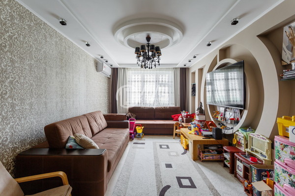 Продам трехкомнатную (3-комн.) квартиру, Международная ул, 22, Москва г