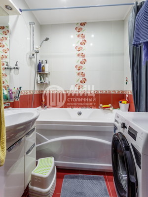 Продам трехкомнатную (3-комн.) квартиру, Международная ул, 22, Москва г