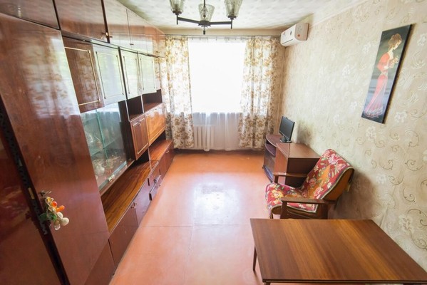 Продам двухкомнатную (2-комн.) квартиру, Коммунистический пр-кт, 27к3, Ростов-на-Дону г