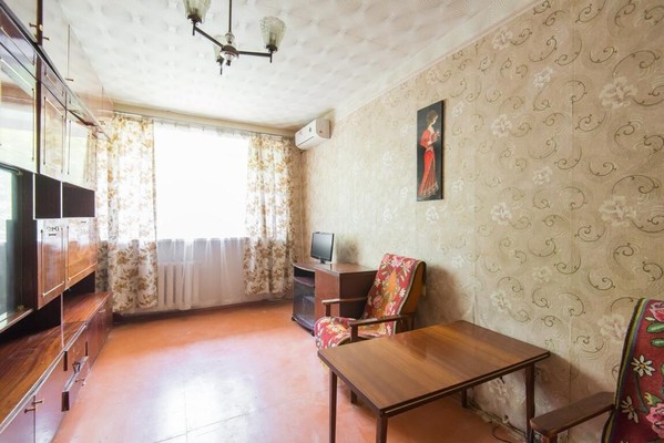 Продам двухкомнатную (2-комн.) квартиру, Коммунистический пр-кт, 27к3, Ростов-на-Дону г