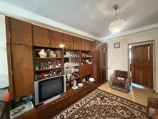 Продам трехкомнатную (3-комн.) квартиру, Кечкеметская ул, 79, Симферополь г