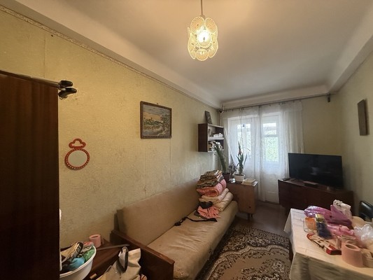 Продам трехкомнатную (3-комн.) квартиру, Кечкеметская ул, 79, Симферополь г
