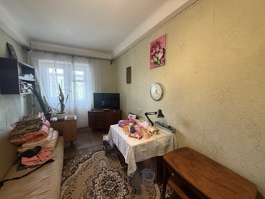 Продам трехкомнатную (3-комн.) квартиру, Кечкеметская ул, 79, Симферополь г