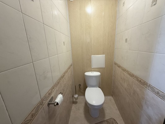 Продам трехкомнатную (3-комн.) квартиру, Лиственный пер, 5, Симферополь г