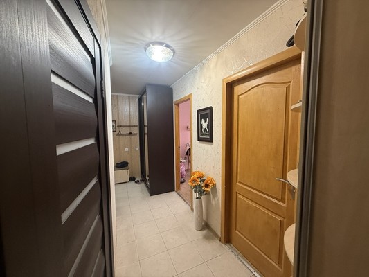Продам трехкомнатную (3-комн.) квартиру, Лиственный пер, 5, Симферополь г