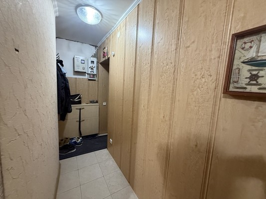 Продам трехкомнатную (3-комн.) квартиру, Лиственный пер, 5, Симферополь г