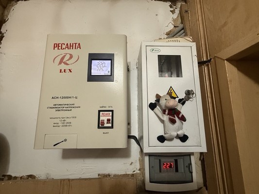 Продам трехкомнатную (3-комн.) квартиру, Лиственный пер, 5, Симферополь г