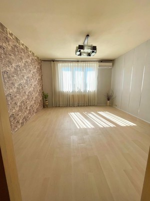 Продам двухкомнатную (2-комн.) квартиру, Волжский б-р, 13, Москва г