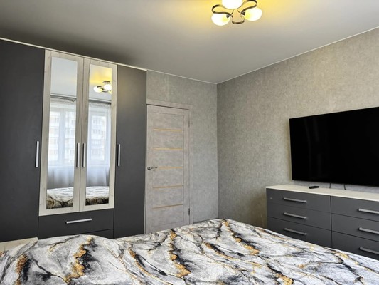 Продам двухкомнатную (2-комн.) квартиру, Западный мкр, 3, Октябрьский рп