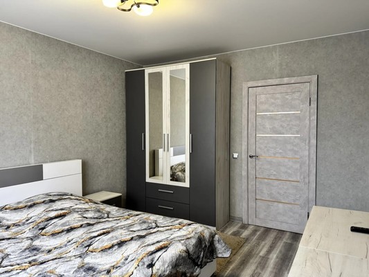 Продам двухкомнатную (2-комн.) квартиру, Западный мкр, 3, Октябрьский рп