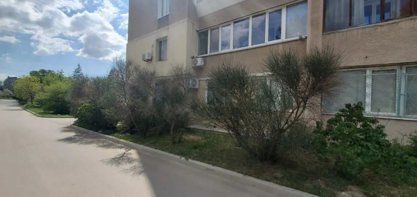 Продам двухкомнатную (2-комн.) квартиру, 51-й Армии ул, 111, Симферополь г