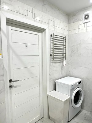Продам двухкомнатную (2-комн.) квартиру, Адмиралтейский б-р, 3к3, Краснодар г