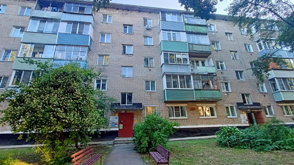 Продам двухкомнатную (2-комн.) квартиру, Ленина (Ожерелье мкр.) ул, 1к2, Кашира г