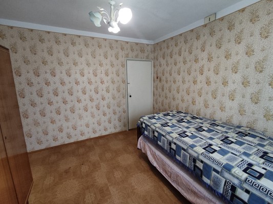 Продам двухкомнатную (2-комн.) квартиру, Пролетарская ул, 9, Сырково д