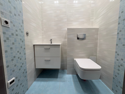 Продам трехкомнатную (3-комн.) квартиру, Меридианная ул, 1, Казань г