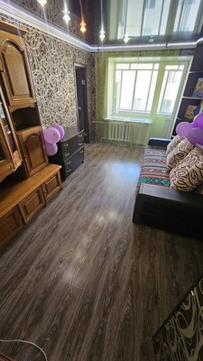 Продам двухкомнатную (2-комн.) квартиру, 35-й мкр, 10, Октябрьский г