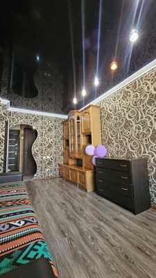 Продам двухкомнатную (2-комн.) квартиру, 35-й мкр, 10, Октябрьский г