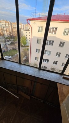 Продам двухкомнатную (2-комн.) квартиру, 35-й мкр, 10, Октябрьский г