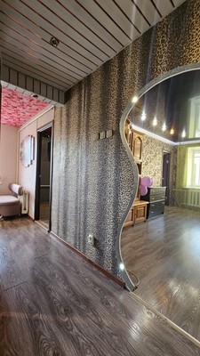 Продам двухкомнатную (2-комн.) квартиру, 35-й мкр, 10, Октябрьский г