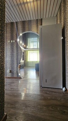 Продам двухкомнатную (2-комн.) квартиру, 35-й мкр, 10, Октябрьский г
