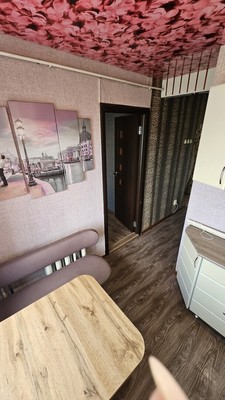 Продам двухкомнатную (2-комн.) квартиру, 35-й мкр, 10, Октябрьский г