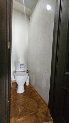 Продам двухкомнатную (2-комн.) квартиру, 35-й мкр, 10, Октябрьский г