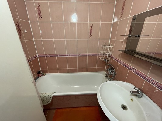 Продам двухкомнатную (2-комн.) квартиру, Луговая ул, 2, Алфимово д