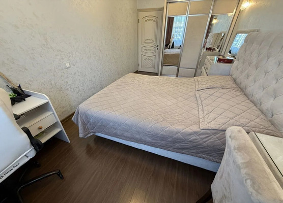 Продам трехкомнатную (3-комн.) квартиру, Свободы (Мирный мкр.) ул, 3, Мирный п