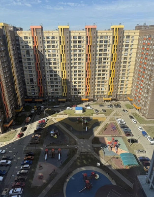 Продам трехкомнатную (3-комн.) квартиру, Свободы (Мирный мкр.) ул, 3, Мирный п