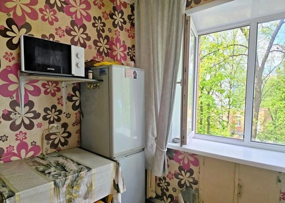 Продам однокомнатную (1-комн.) квартиру, Металлургов аллея, 2, Брянск г