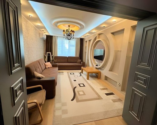 Продам трехкомнатную (3-комн.) квартиру, Международная ул, 22, Москва г
