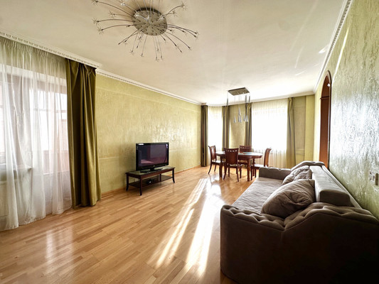 Продам трехкомнатную (3-комн.) квартиру, Старокачаловская ул, 14, Москва г