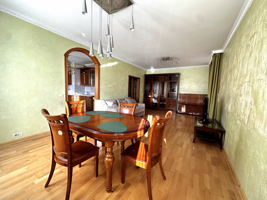 Продам трехкомнатную (3-комн.) квартиру, Старокачаловская ул, 14, Москва г