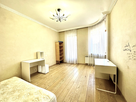 Продам трехкомнатную (3-комн.) квартиру, Старокачаловская ул, 14, Москва г