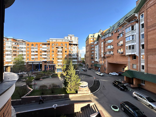 Продам трехкомнатную (3-комн.) квартиру, Старокачаловская ул, 14, Москва г
