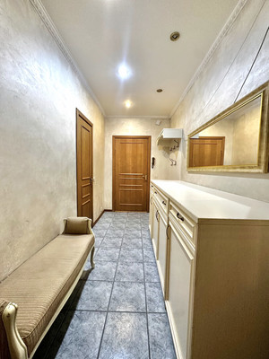 Продам трехкомнатную (3-комн.) квартиру, Старокачаловская ул, 14, Москва г