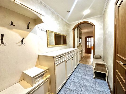 Продам трехкомнатную (3-комн.) квартиру, Старокачаловская ул, 14, Москва г