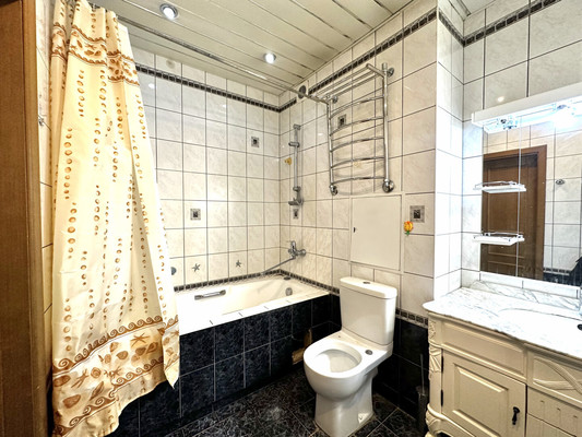 Продам трехкомнатную (3-комн.) квартиру, Старокачаловская ул, 14, Москва г