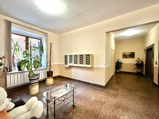 Продам трехкомнатную (3-комн.) квартиру, Старокачаловская ул, 14, Москва г