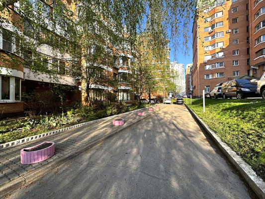 Продам трехкомнатную (3-комн.) квартиру, Старокачаловская ул, 14, Москва г