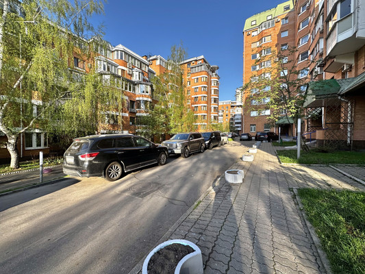 Продам трехкомнатную (3-комн.) квартиру, Старокачаловская ул, 14, Москва г