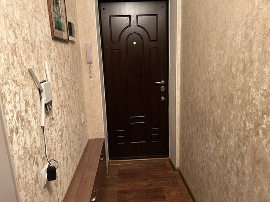 Продам трехкомнатную (3-комн.) квартиру, Железнодорожная ул, 6, Симферополь г