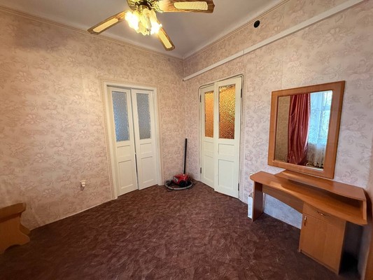 Продам трехкомнатную (3-комн.) квартиру, Крымчакский пер, 3, Симферополь г
