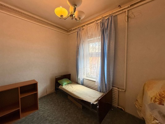 Продам трехкомнатную (3-комн.) квартиру, Крымчакский пер, 3, Симферополь г