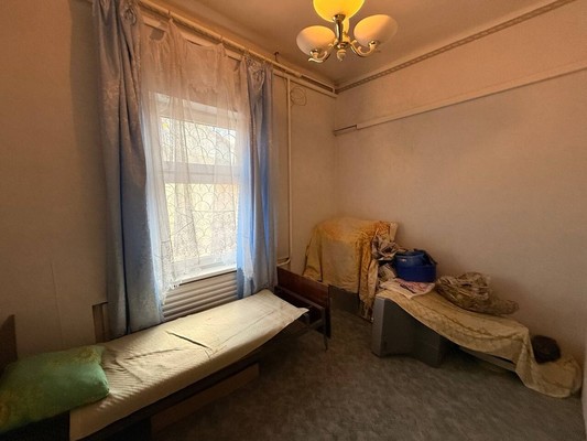 Продам трехкомнатную (3-комн.) квартиру, Крымчакский пер, 3, Симферополь г