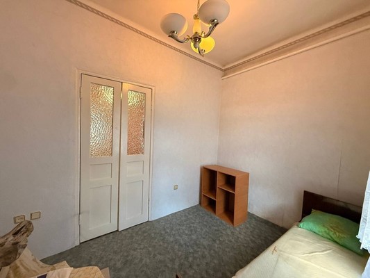 Продам трехкомнатную (3-комн.) квартиру, Крымчакский пер, 3, Симферополь г